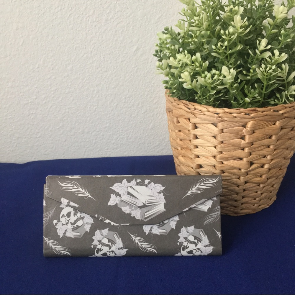 Collapsible Skull & Books Eyeglass Case